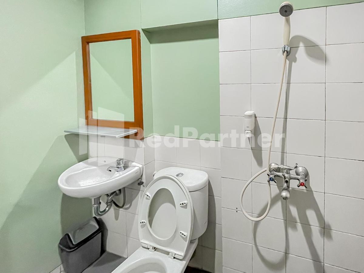 בנדונג Sang Surya Guesthouse Syariah Near Rs Hasan Sadikin Mitra Reddoorz מראה חיצוני תמונה